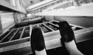 Павлодарда қол ұстасқан қыз бен жігіт тоғызыншы қабаттан секіріп кетті