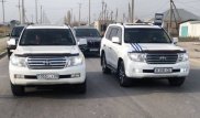 Жамбыл облысында қымбат көліктер қарсы бағытта қатарласып жүрген