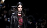 Ким Кардашьянның сіңлісі қазақстандық сарбаздармен әңгімелесе алмағаны жайлы оқиға айтып берді
