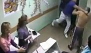 Науқасты камера алдында ұрып өлтірген ресейлік дәрігерге жаза кесілді