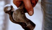Алматыда немересі атасын балғамен ұрып өлтірді