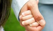 Алматыда ер адам кішкентай қызды ұрлайтынын айтып, 3 миллион теңге талап еткен