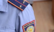 Полиция өкілінің иық белгісін жыртқан әйел жазаға тартылды