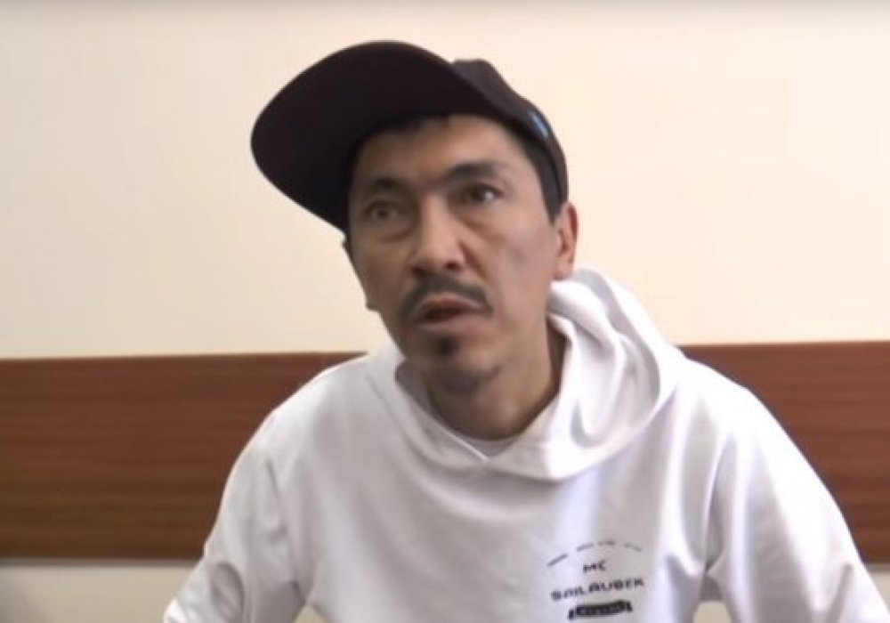 Полицейлер "атыстың" арқасында жарнама жасаған МС Сайлаубектен жауап алу сәтінің видеосын жария етті