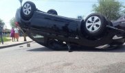 Алматыда салоннан жаңа шыққан Hyundai жол апатына ұшырады