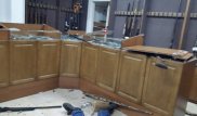 Ақтөбедегі атыс: Шабуыл жасалған қару-жарақ дүкендерінің суреттері пайда болды