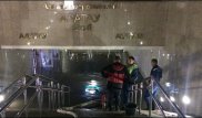 Алматыда толассыз жауынның салдарынан "Алатау" метро станциясын су басты
