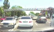 Жол ережесін өрескел бұзған жүргізуші сол сәтте жазасын алды