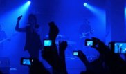Apple компаниясы қолданушыларына концерттерді iPhone-мен түсіруге рұқсат етпейді