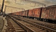 Темір жолда жыныстық қатынасқа түскен қыздың басын пойыз жұлып кетті