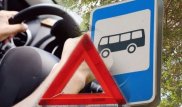 Шымкентте Mercedes көлігінің жүргізушісі аялдамада тұрған екі адамды қағып өлтірген