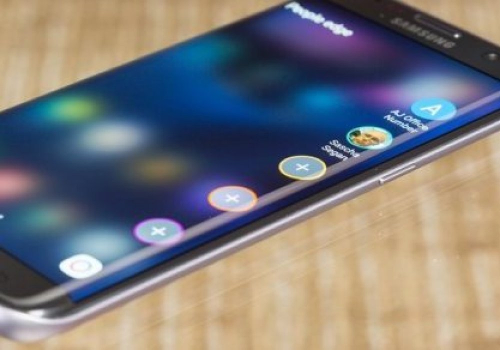 Samsung дисплейі тегіс смартфондарды шығарудан бас тартады