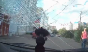 Бойжеткен өзіне ақыл үйреткісі келген жігіттің көлігін талқандады