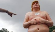АҚШ қалаларында жалаңаш Трамптың мүсіндері пайда бола бастады