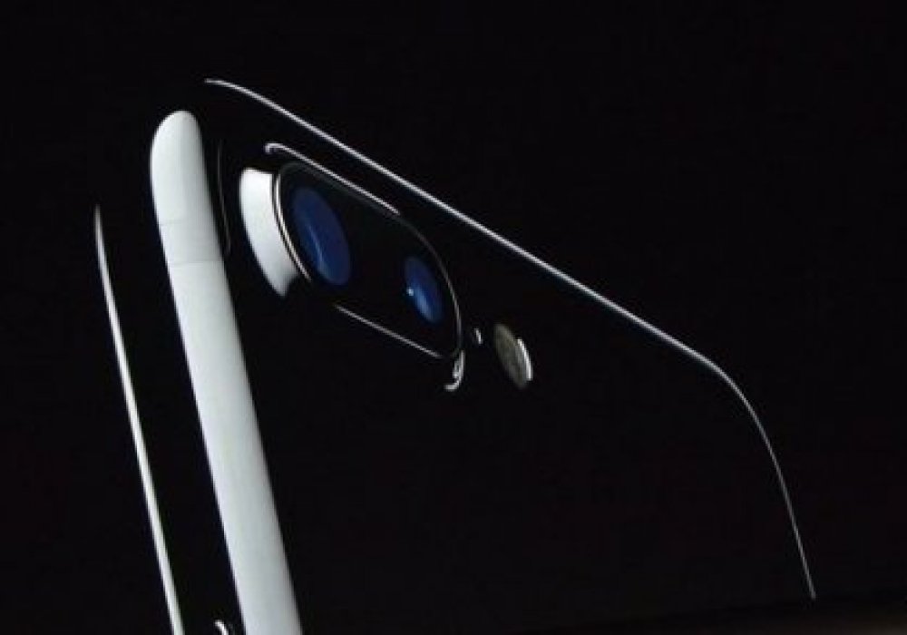 Apple компаниясы iPhone смартфондарының жаңа нұсқаларын таныстырды