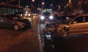 Алматыда кептелістен айналып өткісі келген жүргізуші қарсы бағытқа шығып, жол апатын жасады