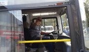 Қарағандыда автобус жүргізушісі бейәдеп қылығы үшін сыйақыдан қағылды