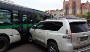 Астанада жол талғамайтын көлік автобусқа соғысты