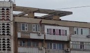 Ақтауда полицейлердің суицид жасағысы келген әйелді құтқаруы видеоға түсіп қалды