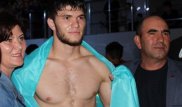 Қазақстандық Али мен әзірбайжандық Али кездесуінде шаршы алаңға орамал лақтырылды