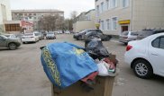 Қостанайда белгісіз біреулер қоқыс жәшігіне мемлекеттік туды тастаған
