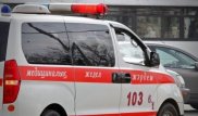 Желідегі видео: Той кортежі жедел жәрдем көлігінің жолын жапты