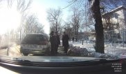 Алматыда жаяу жүргіншінің алаяқтығы видеоға түсіп қалды