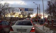 Алматыда автобус бағдаршамның қызыл түсіне қарсы бағытпен жүрді