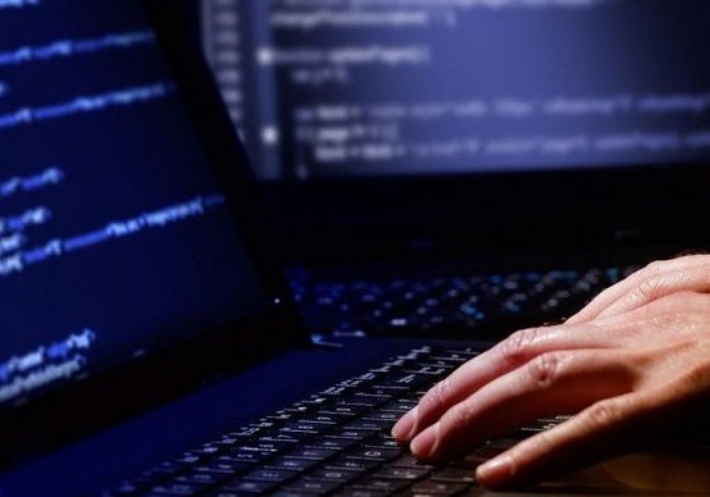 Белгісіз хакерлер банктен 1,5 миллион доллар ұрлап кетті