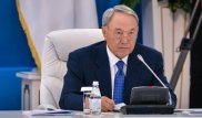 Назарбаев Қазақстанда жасалған костюмдерді Италия мен Франция киімдерімен салыстырды