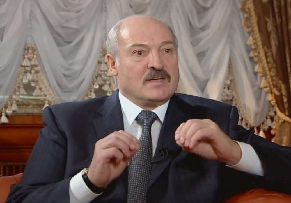 Лукашенко 500 доллар болатын еңбекақыны армандайды