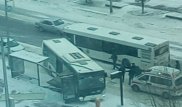 Астанада жеңіл көлік екі автобусқа соғысты
