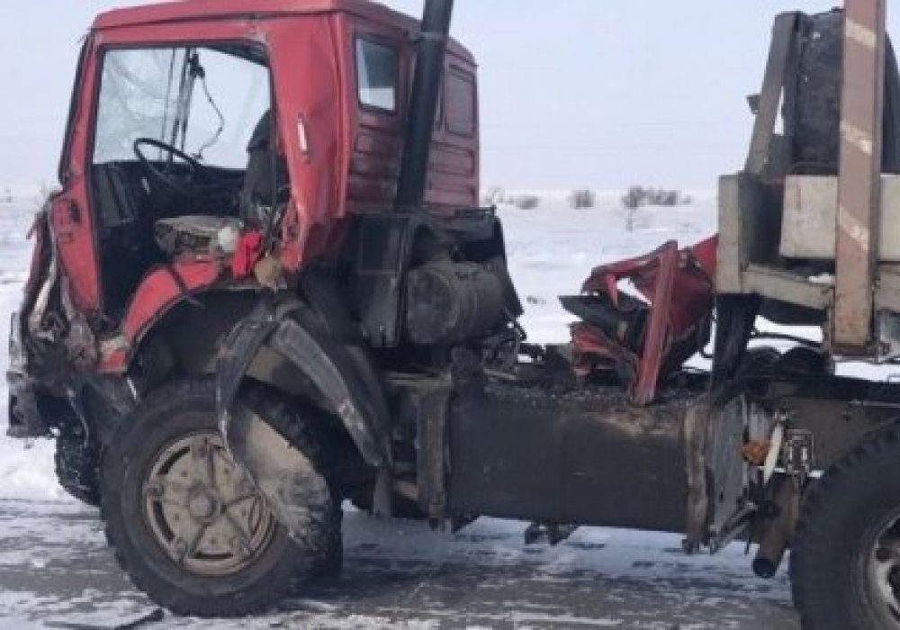 Павлодарда полицейлер көлігіне соқтығысқан КамАЗ жүргізушісі ұсталды