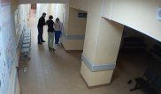 Ресейде мас науқастың дәрігерлерді аяусыз ұрып-соққаны видеоға түсіп қалды