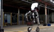 Boston Dynamics компаниясы секіретін екі метр роботты таныстырды