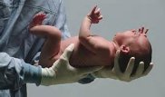 Қытайлық әйел ұл тауып, алты күннен кейін егіз қыз босанған