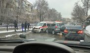 Алматыда кроссовер жедел жәрдем көлігін соқты