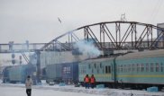 Ақтөбеде пойыз жолсерігі ақша жоғалтып алғаннан кейін асылып қалған