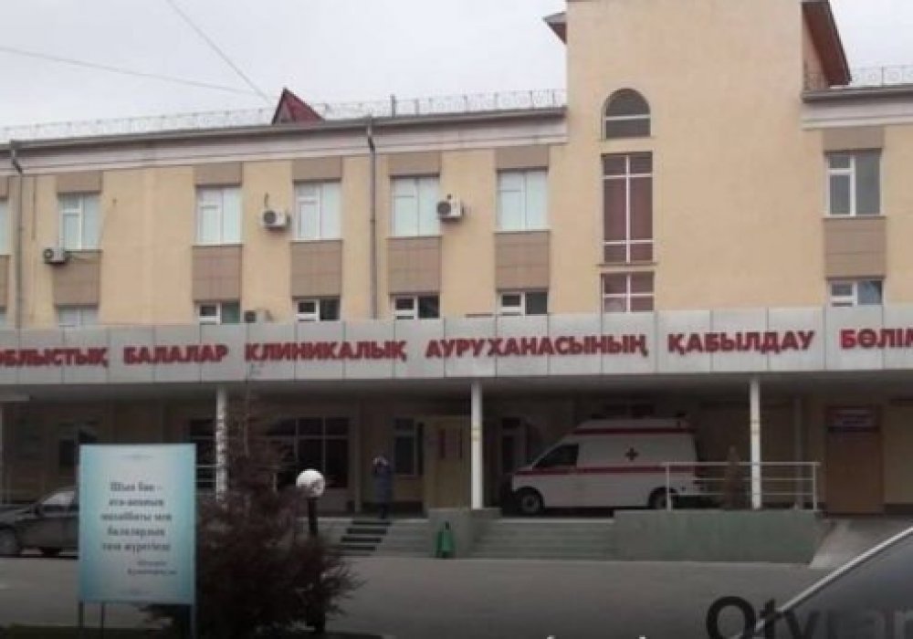Жол апатынан ата-анасы қаза тапқан бүлдіршін есін жиды