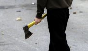 Таллинде ер адам банкке балтамен басып кірген