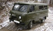 Қарағанды облысында 14 адам отырған УАЗ өзенге түсіп кетті