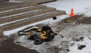 Әкесі сыра сатып алуға дүкенге кірген сәтте екі жасар сәбиі жатқан балаарбаны жүк көлігі басып кетті