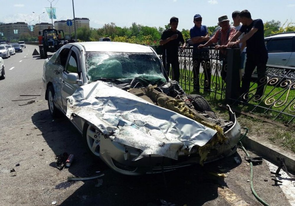 Алматы түбінде жол апаты болды: 4 адам зардап шекті