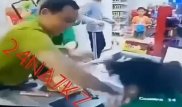 Сатушы қызды ұрып-соққан ер адамның әрекеті видеоға түсіп қалды