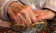Ақтөбеде қала тұрғыны қарттар үйіндегі түскі асты суретке түсіргені үшін сотты болып жатыр