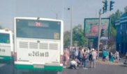 Шымкентте автобус жаяу жүргіншіні қағып кетті: Қыз жансақтау бөлімінде жатыр