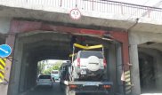 Алматы қалалық ІІД көпір астында тіреліп қалған эвакуаторға қатысты түсінік берді