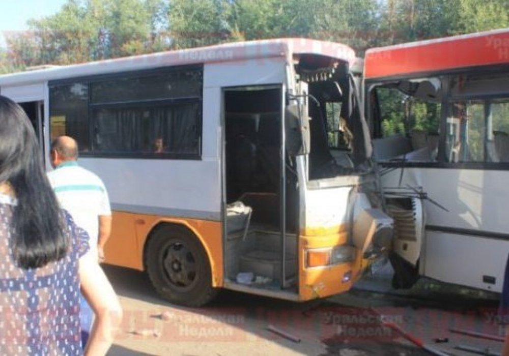 Оралда екі автобус соқтығысты: 60-қа жуық адам жарақат алды