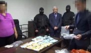 Пара алды деген күдікпен қамауға алынған қарағандылық шенеуніктің миллиондаған қарызы болған