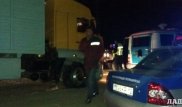 Ақтауда полицейлер сауда орталығын қопарған КамАЗ жүргізушісін қуалап, әзер тоқтатты